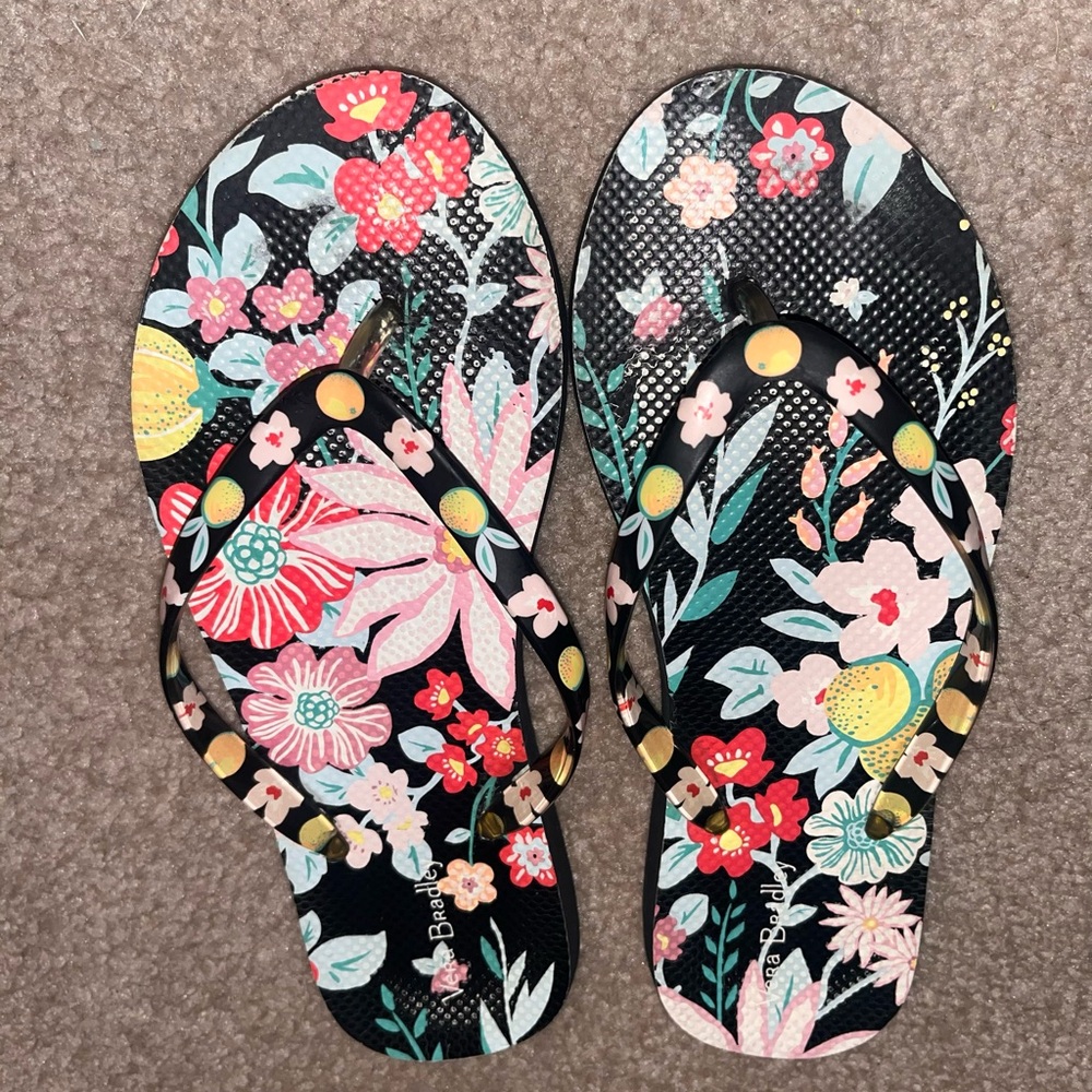 Vera Bradley Black Floral‎ Sandals